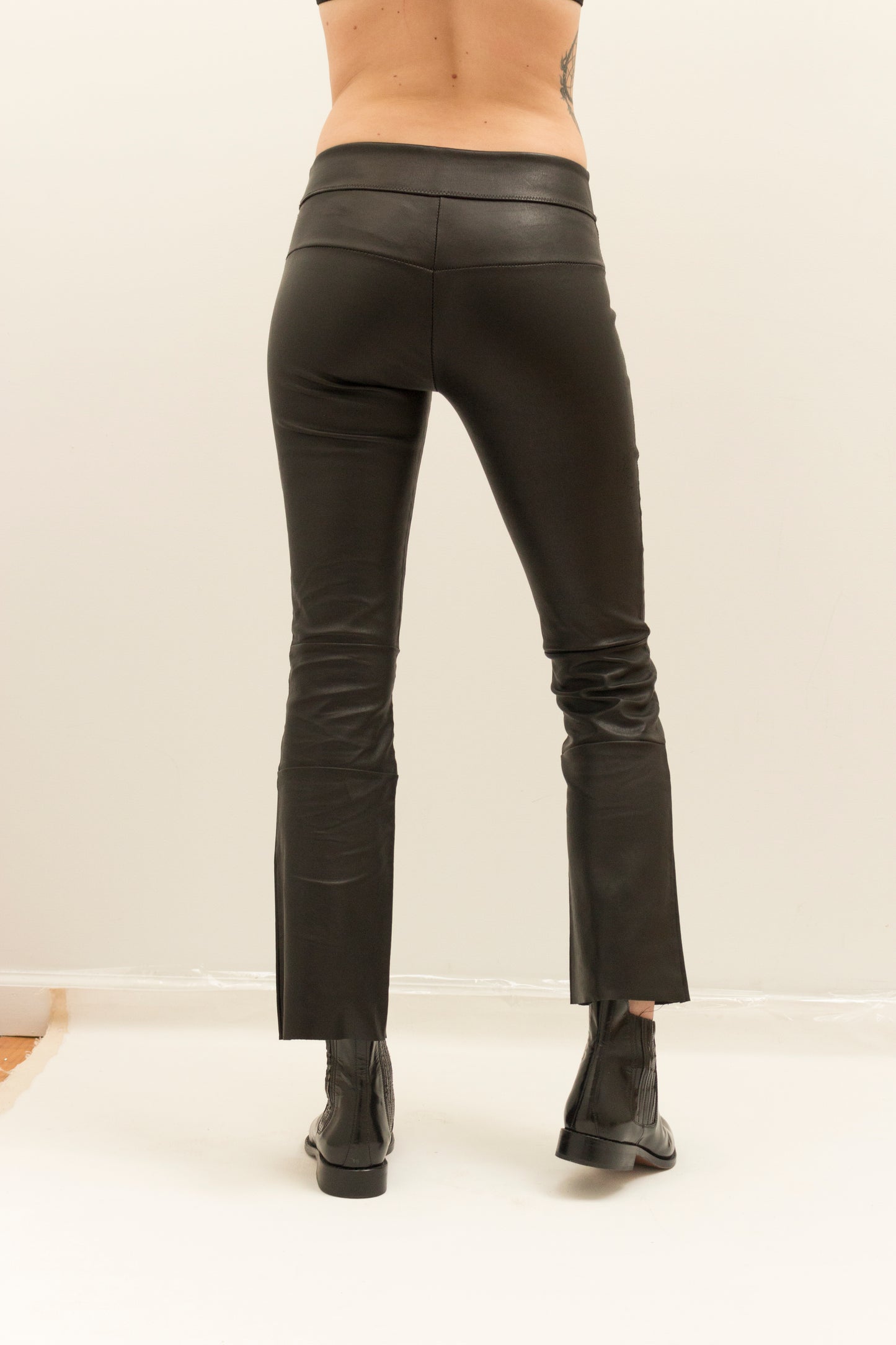 Cropped Stretch Leather Bootlegging